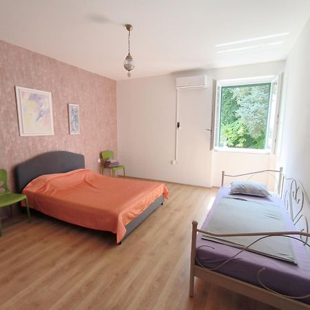 Bright And Colourful Apartment Luce -Sandy Beach Split Kültér fotó