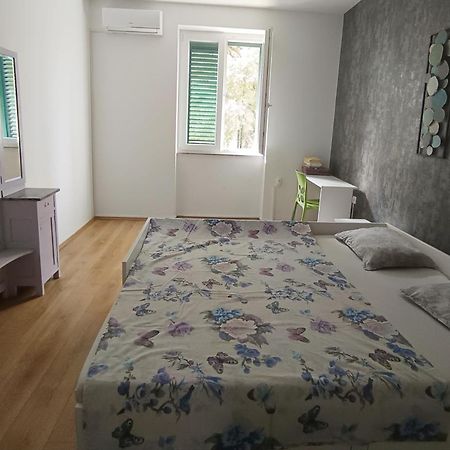 Bright And Colourful Apartment Luce -Sandy Beach Split Kültér fotó
