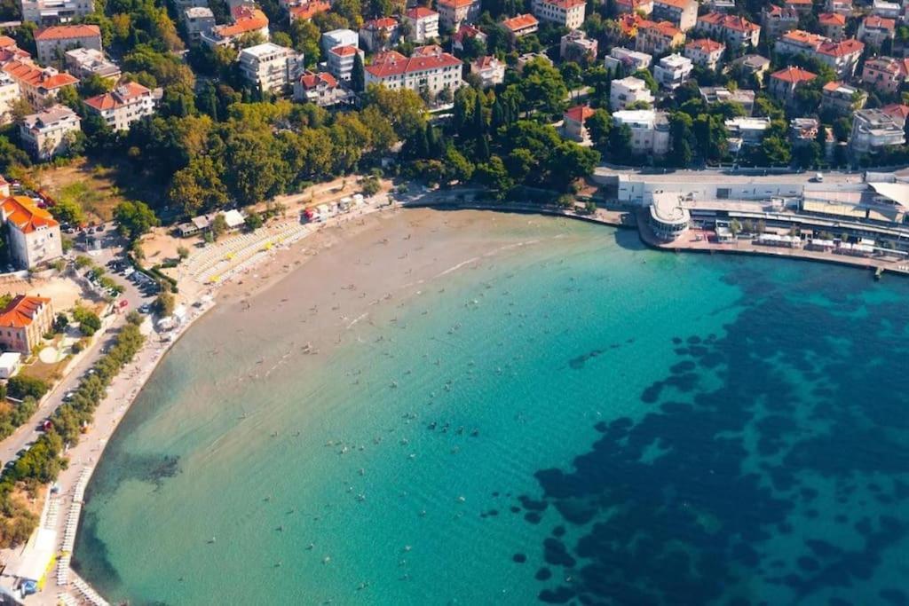 Bright And Colourful Apartment Luce -Sandy Beach Split Kültér fotó